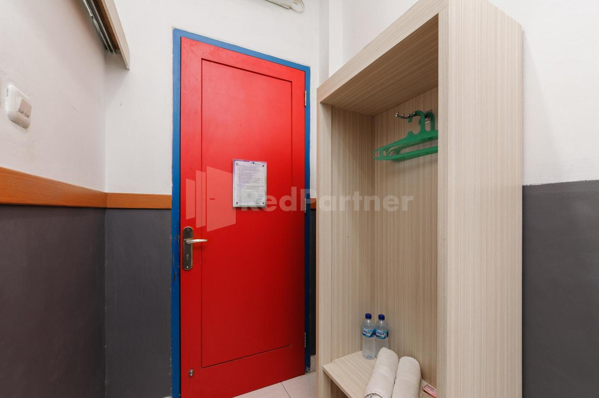Ian Hotel Jaksa Mitra Reddoorz Jakarta Luaran gambar