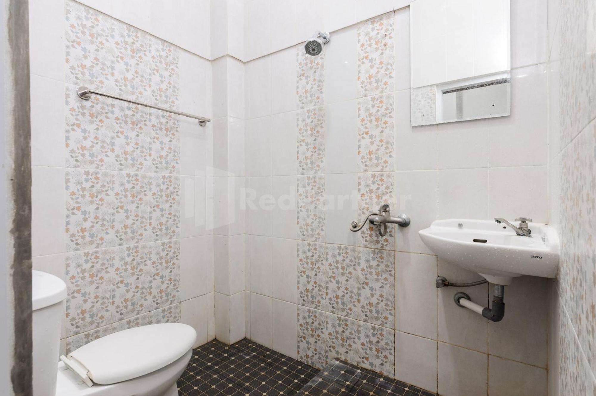 Ian Hotel Jaksa Mitra Reddoorz Jakarta Luaran gambar