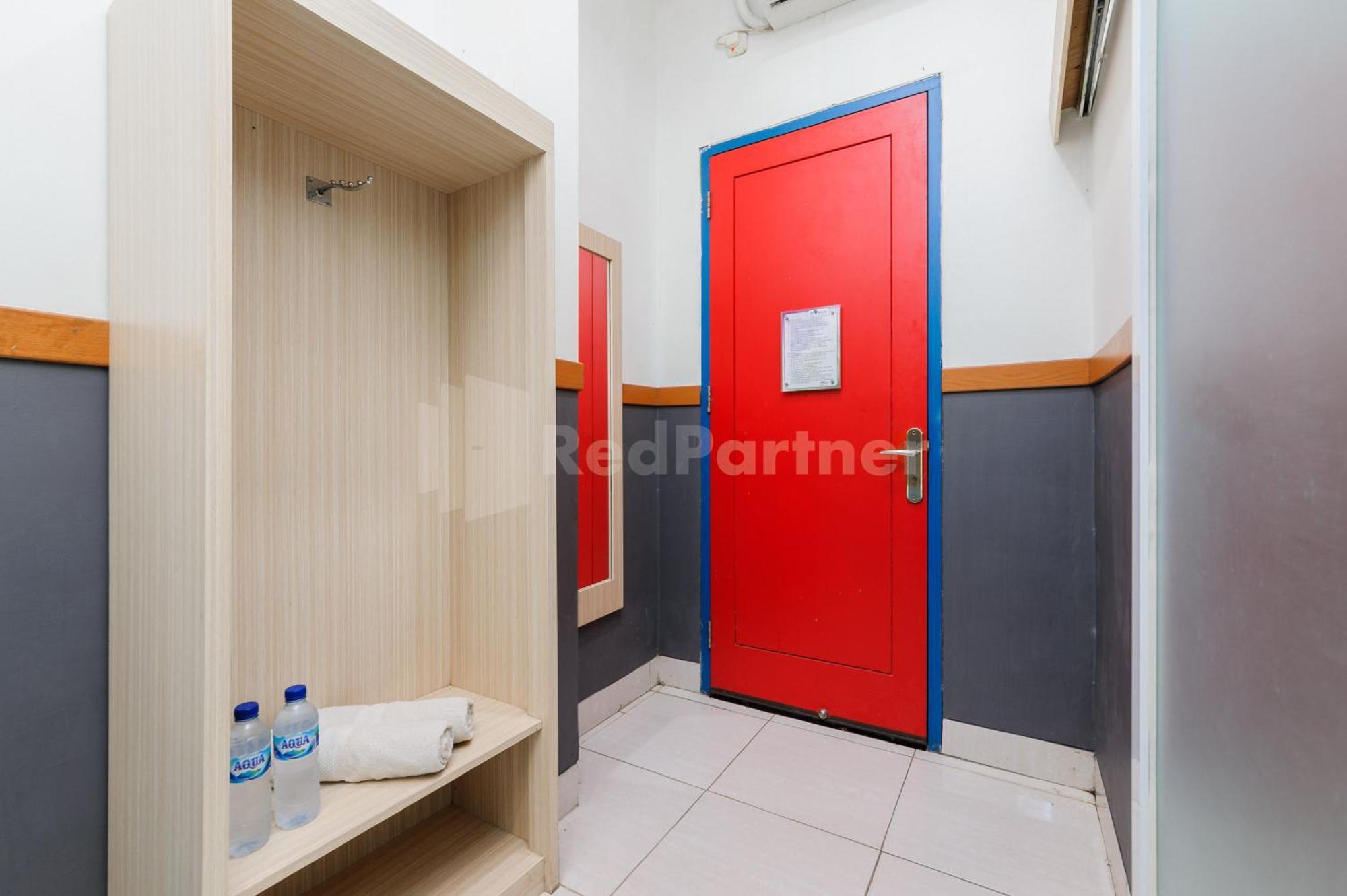 Ian Hotel Jaksa Mitra Reddoorz Jakarta Luaran gambar